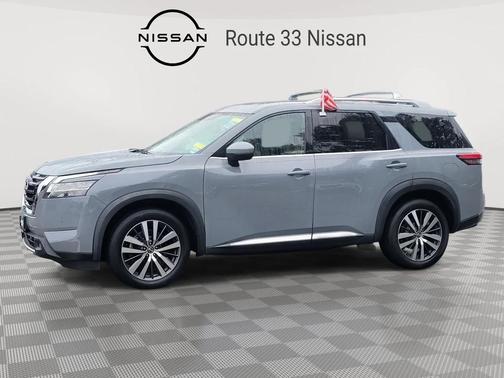 2022 Nissan Pathfinder Platinum 4WD