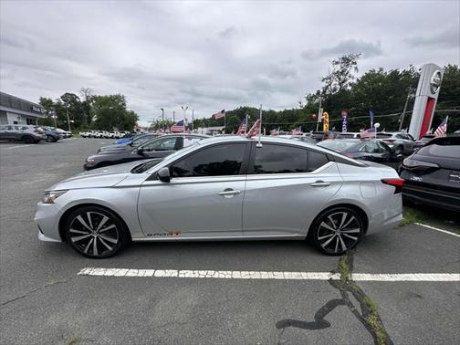2022 Nissan Altima SR FWD