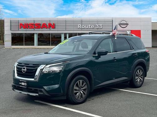 2023 Nissan Pathfinder SL 4WD