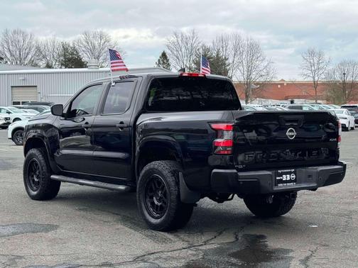 2022 Nissan Frontier S