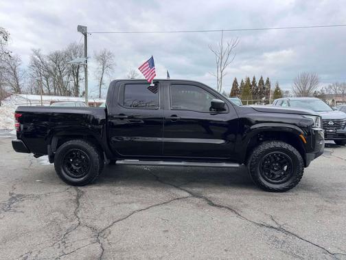 2022 Nissan Frontier S