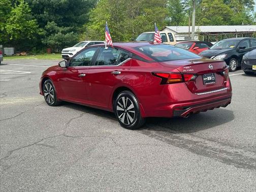 2022 Nissan Altima 2.5 SV