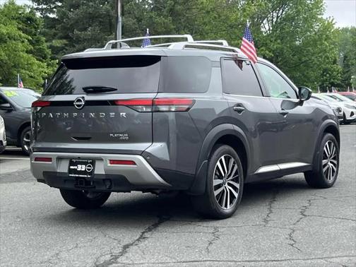 2023 Nissan Pathfinder Platinum 4WD