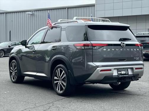 2023 Nissan Pathfinder Platinum 4WD
