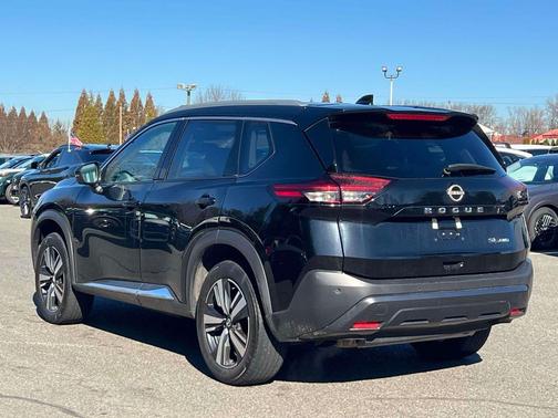Super Black 2023 Nissan Rogue SL