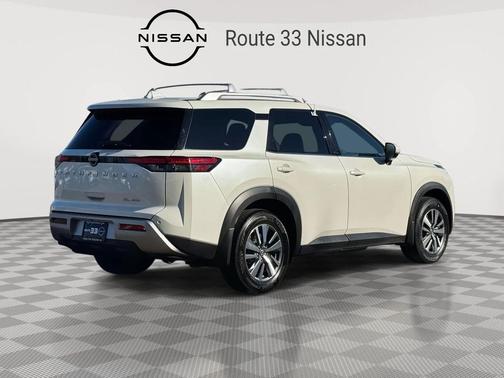 2024 Nissan Pathfinder SL 4WD