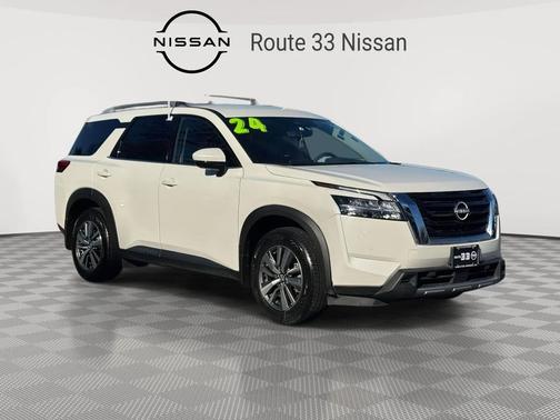 2024 Nissan Pathfinder SL 4WD
