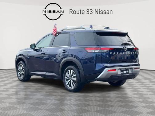 2023 Nissan Pathfinder SL 4WD