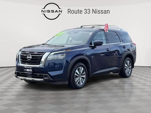2023 Nissan Pathfinder SL 4WD