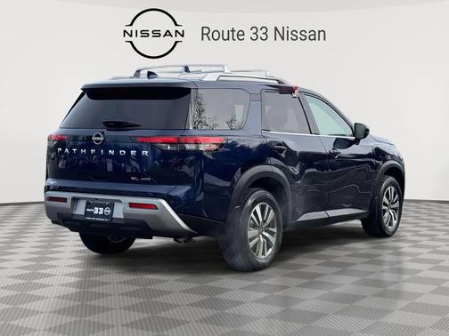 2023 Nissan Pathfinder SL 4WD