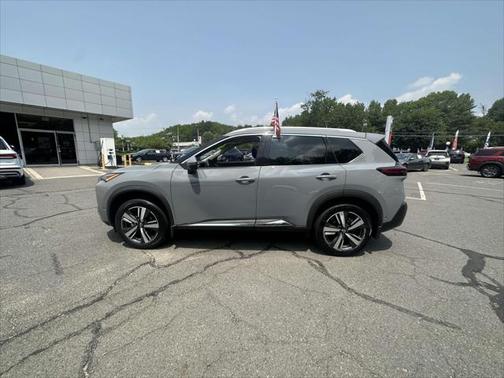 2022 Nissan Rogue SL