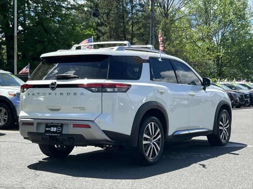 2022 Nissan Pathfinder Platinum 4WD