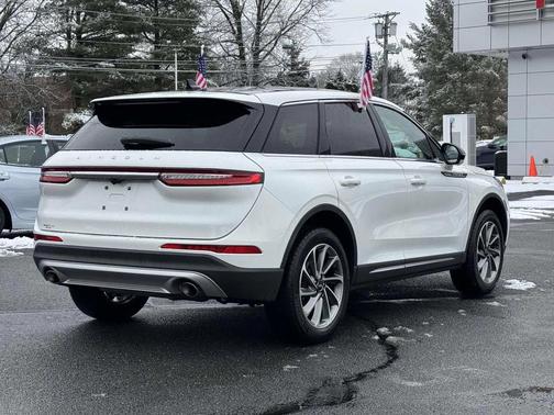 2023 Lincoln Corsair Standard