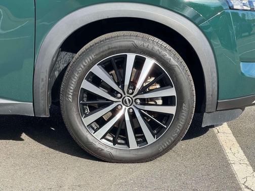 2023 Nissan Pathfinder Platinum 4WD