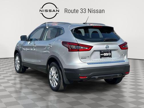 Brilliant Silver Metallic 2022 Nissan Rogue Sport SV