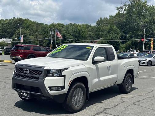 2025 Nissan Frontier SV