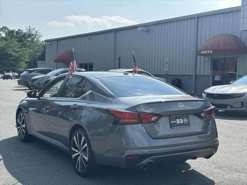 2022 Nissan Altima SR FWD