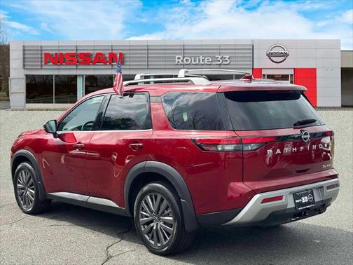 2023 Nissan Pathfinder SL 4WD