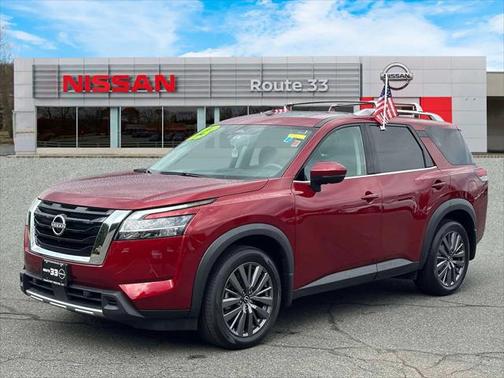 2023 Nissan Pathfinder SL 4WD
