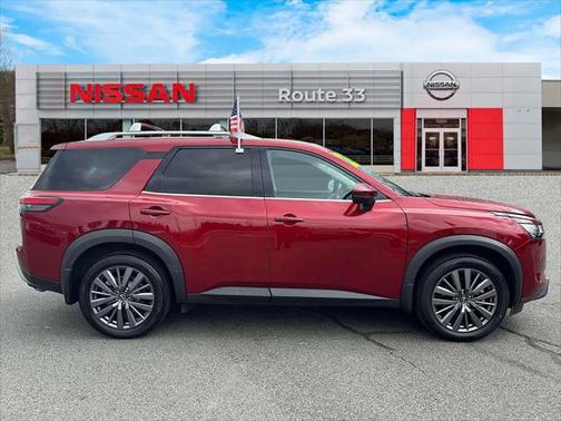 2023 Nissan Pathfinder SL 4WD