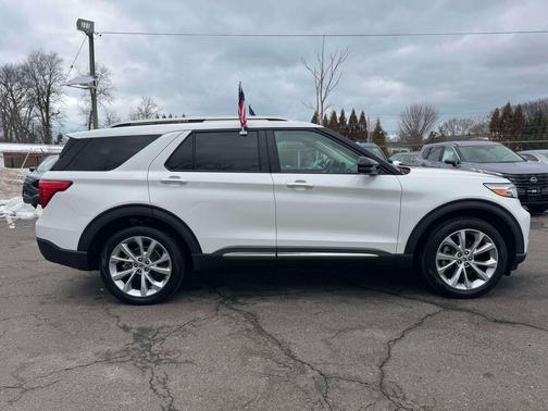 2022 Ford Explorer Platinum
