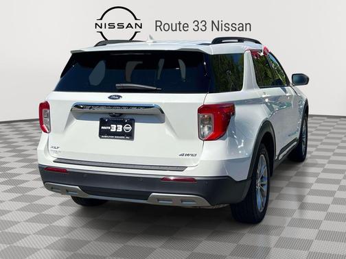 Star White Metallic Tri-Coat 2023 Ford Explorer XLT