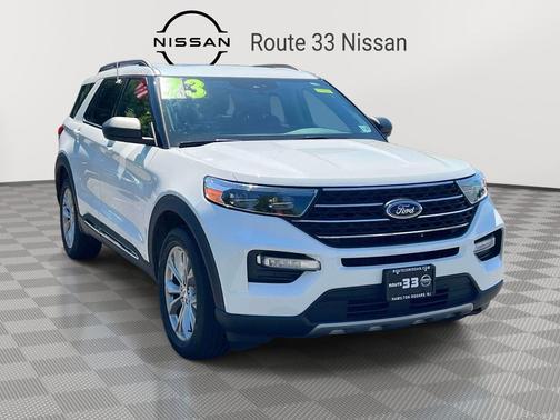Star White Metallic Tri-Coat 2023 Ford Explorer XLT