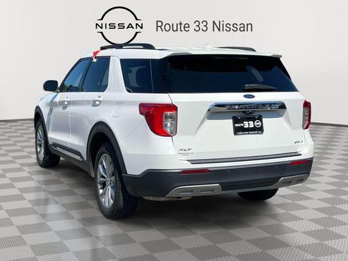 Star White Metallic Tri-Coat 2023 Ford Explorer XLT