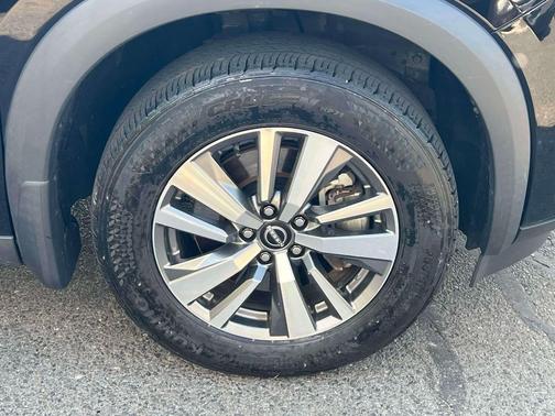 Super Black 2024 Nissan Pathfinder SL 4WD