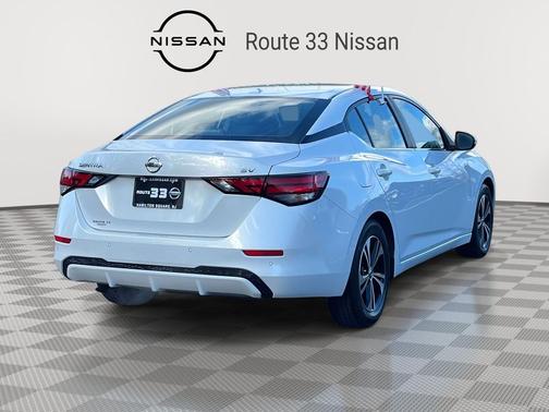 Aspen White Tricoat 2023 Nissan Sentra SV