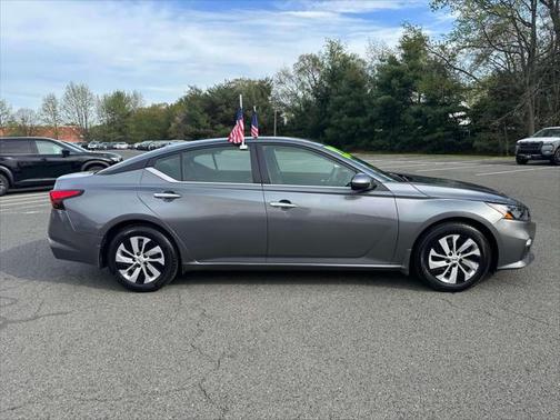 2022 Nissan Altima S FWD