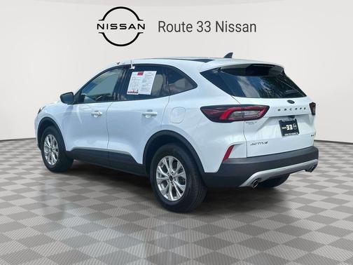 Oxford White 2025 Ford Escape Active