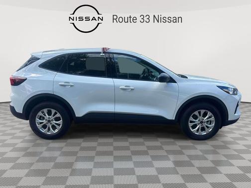 Oxford White 2025 Ford Escape Active