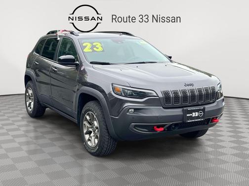 Granite Crystal Metallic Clearcoat 2023 Jeep Cherokee Trailhawk