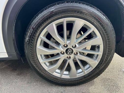 2023 INFINITI QX50 LUXE AWD