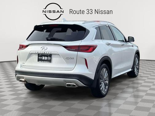 2023 INFINITI QX50 LUXE AWD