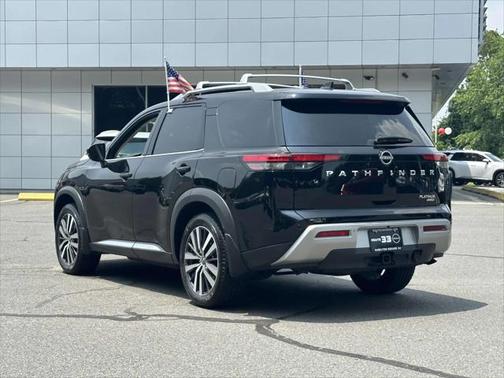 2022 Nissan Pathfinder Platinum 4WD