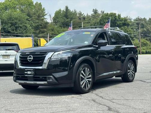 2022 Nissan Pathfinder Platinum 4WD