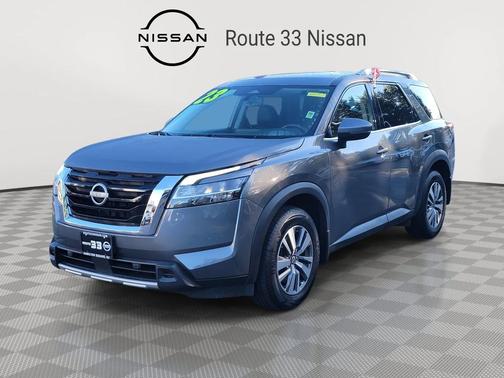 2023 Nissan Pathfinder SL 4WD