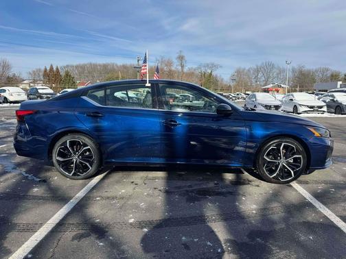 2024 Nissan Altima SR FWD