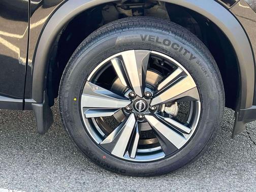 Super Black 2023 Nissan Rogue SL