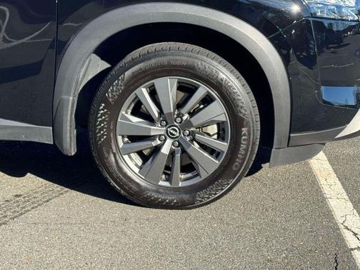 2024 Nissan Pathfinder S 4WD