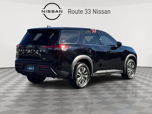 2024 Nissan Pathfinder S 4WD