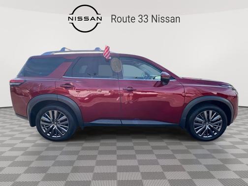 2023 Nissan Pathfinder SL 4WD