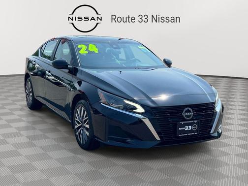 Super Black 2024 Nissan Altima 2.5 SV