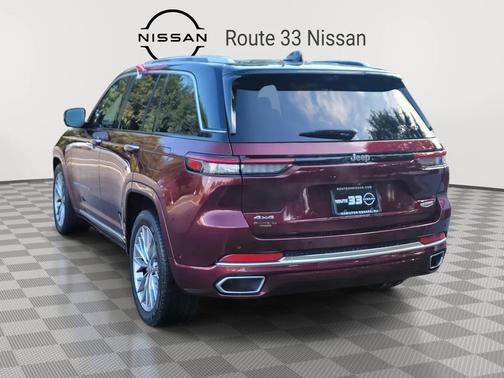 2022 Jeep Grand Cherokee Summit