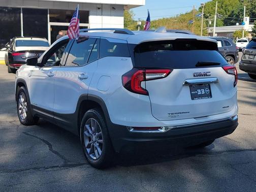 2023 GMC Terrain SLT