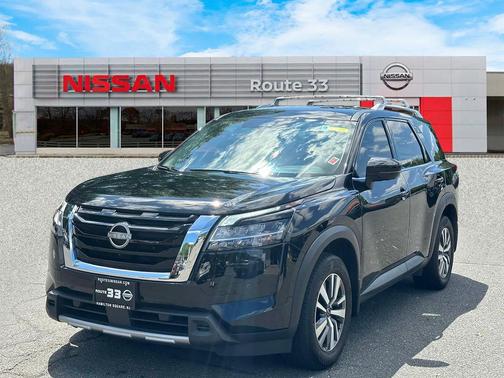 2024 Nissan Pathfinder SL 4WD