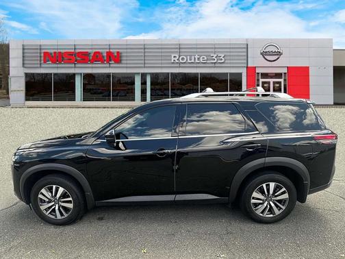 2024 Nissan Pathfinder SL 4WD