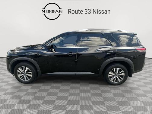 2024 Nissan Pathfinder SL 4WD